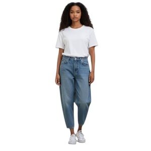 REFORMATION Woman’s Barrel Leg Jeans in Sz 26